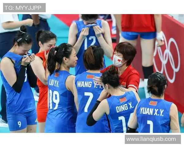 重庆排球队的节奏揭秘:排球巨献背后的故事与激情 重庆排球队的节奏揭秘:排球巨献背后的故事与激情