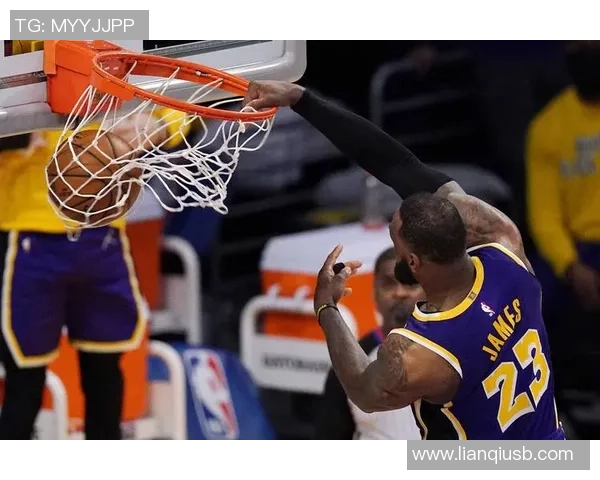 2013年NBA季后赛快船与灰熊激战回顾精彩瞬间与关键时刻分析 2013年NBA季后赛快船与灰熊激战回顾精彩瞬间与关键时刻分析