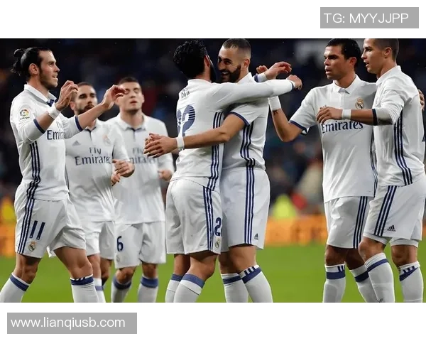 恒大与皇马巅峰对决精彩瞬间回顾与赛场氛围展现 恒大与皇马巅峰对决精彩瞬间回顾与赛场氛围展现